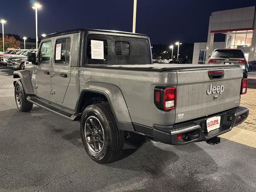 2022 Jeep Gladiator Overland