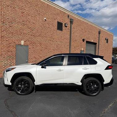 2024 Toyota RAV4 Hybrid SE