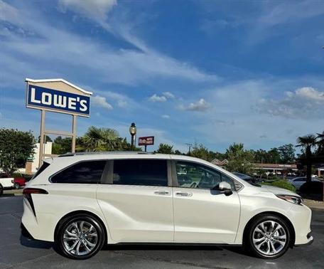 2023 Toyota Sienna Platinum 7 Passenger
