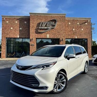 2023 Toyota Sienna Platinum 7 Passenger