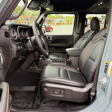 Anvil Clearcoat 2025 Jeep Gladiator High Tide