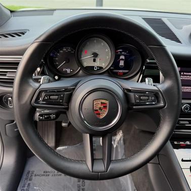 Carrara White Metallic 2023 Porsche Macan Macan S