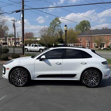Carrara White Metallic 2023 Porsche Macan Macan S