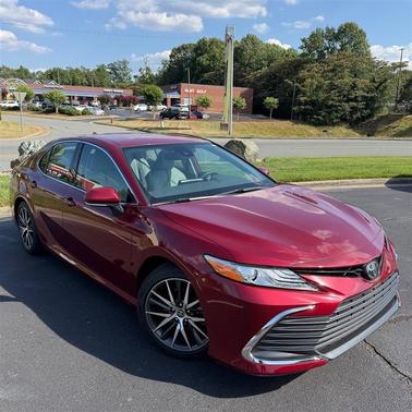 Ruby Flare Pearl 2022 Toyota Camry XLE