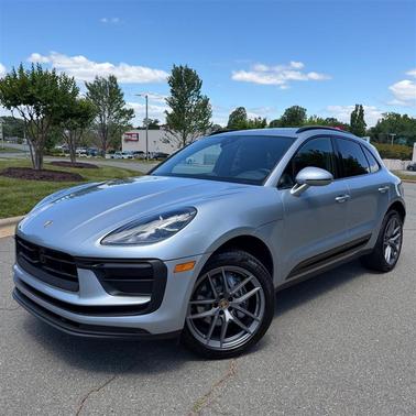 Dolomite Silver Meta 2025 Porsche Macan Macan