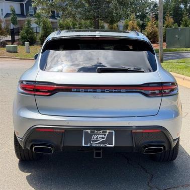 Dolomite Silver Meta 2025 Porsche Macan Macan