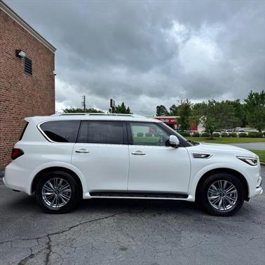2022 INFINITI QX80 Luxe