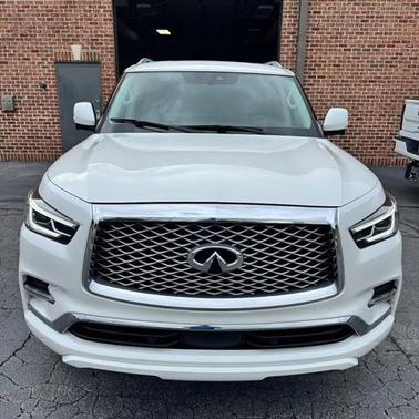 2022 INFINITI QX80 Luxe