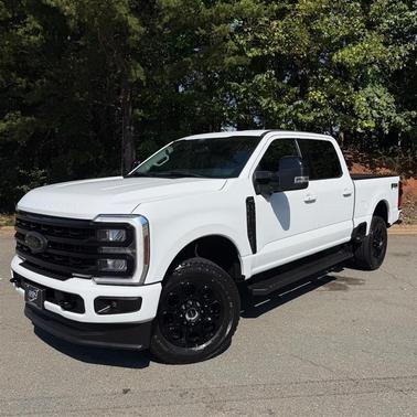 Oxford White 2024 Ford F-250 Lariat