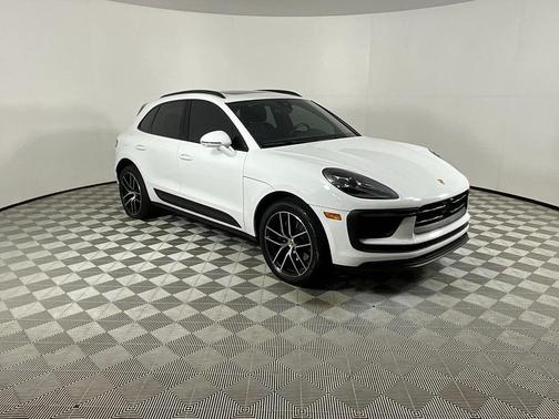 2025 Porsche Macan Base