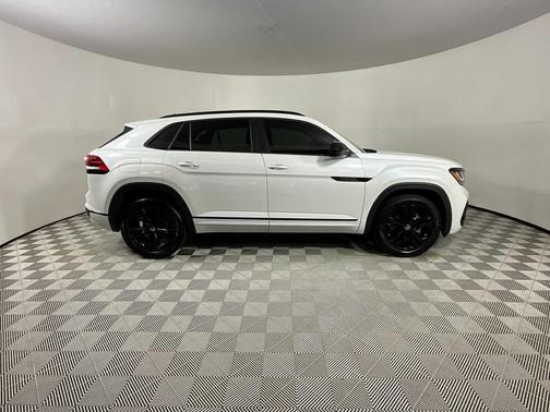 2023 Volkswagen Atlas Cross Sport 3.6L V6 SEL R-Line