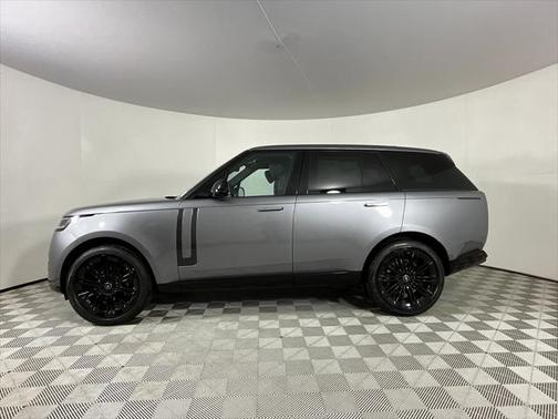 2025 Land Rover Range Rover P530 SE
