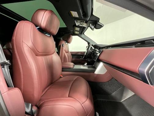 2025 Land Rover Range Rover P530 SE