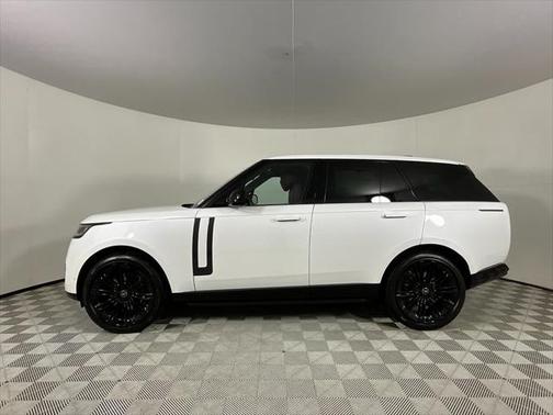 2025 Land Rover Range Rover P530 SE