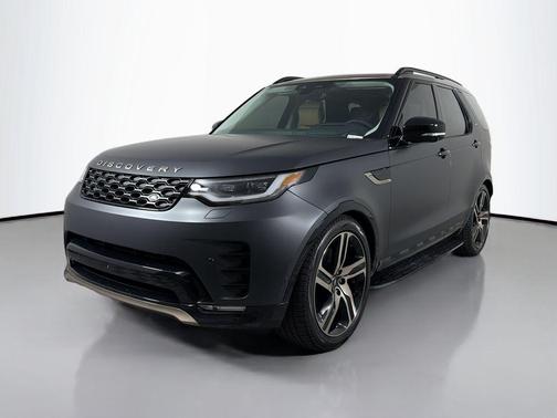 Carpathian Grey Premium Metallic 2026 Land Rover Discovery Gemini Edition