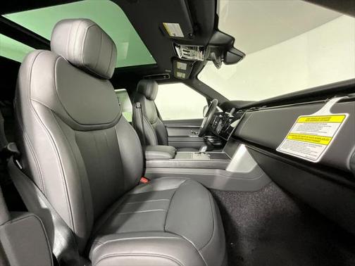 2025 Land Rover Range Rover P530 SE