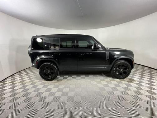 2024 Land Rover Defender 110 P300