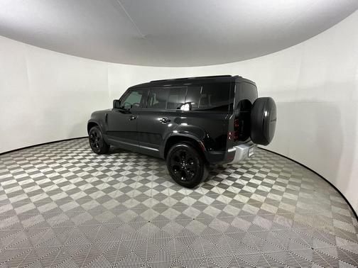 2024 Land Rover Defender 110 P300