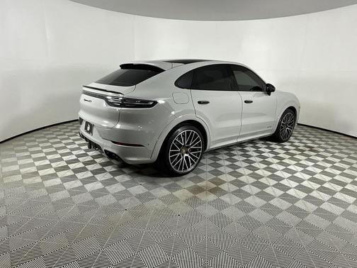 2022 Porsche Cayenne GTS