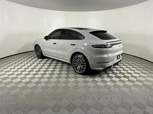 2022 Porsche Cayenne GTS