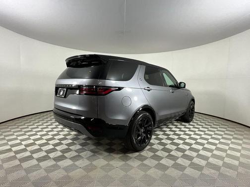 2025 Land Rover Discovery P360 Dynamic SE