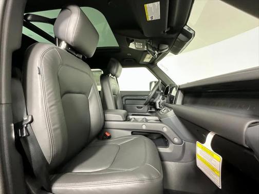 2025 Land Rover Defender 110 P500 X-Dynamic SE