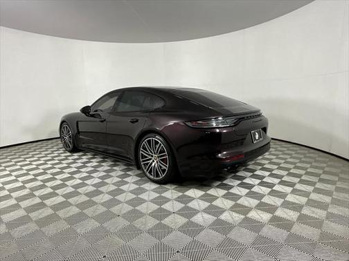 2022 Porsche Panamera GTS