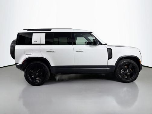 Fuji White 2024 Land Rover Defender 110 P300