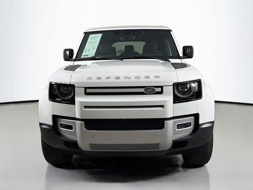 Fuji White 2024 Land Rover Defender 110 P300