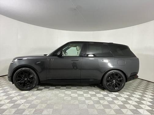 2025 Land Rover Range Rover P550e SE