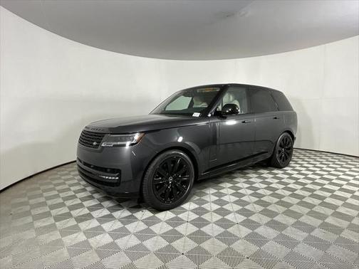 2025 Land Rover Range Rover P550e SE