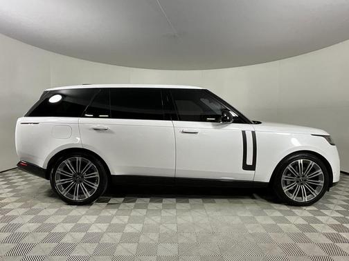 2024 Land Rover Range Rover P530 SE