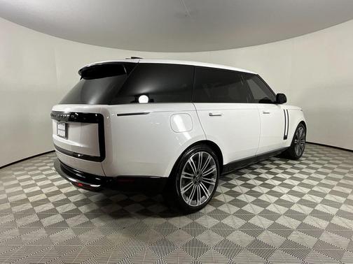 2024 Land Rover Range Rover P530 SE