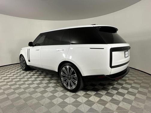 2024 Land Rover Range Rover P530 SE