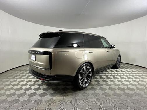 2025 Land Rover Range Rover P400 SE 7 Seat