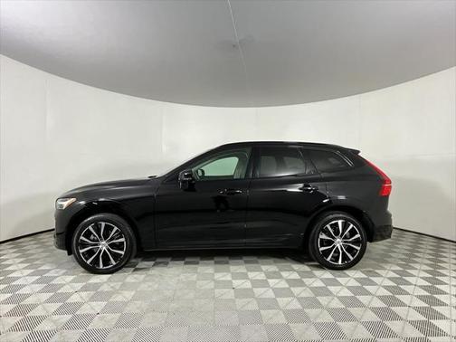 2024 Volvo XC60 B5 Plus Dark Theme