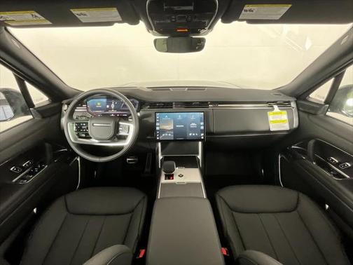 2025 Land Rover Range Rover P400 SE