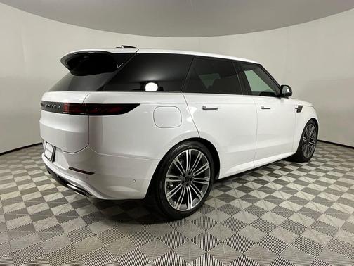 Ostuni Pearl Wht Prem Met 2026 Land Rover Range Rover Sport SE