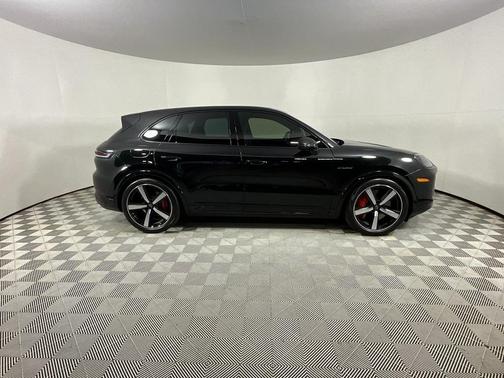 2025 Porsche Cayenne Turbo