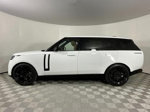 2026 Land Rover Range Rover P530 SE 7 Seat