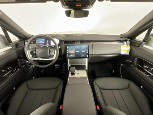 2025 Land Rover Range Rover P530 SE 7 Seat