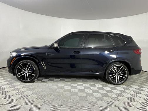 2022 BMW X5 M50i