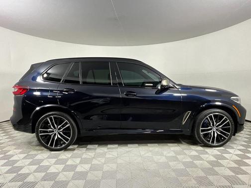 2022 BMW X5 M50i