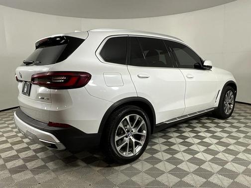 2023 BMW X5 sDrive40i