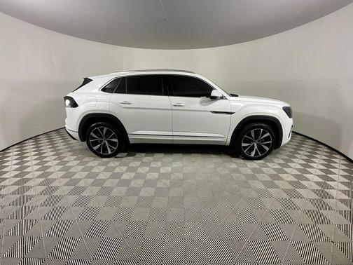 2024 Volkswagen Atlas Cross Sport 2.0T SEL Premium