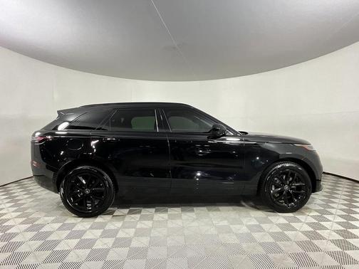 2026 Land Rover Range Rover Velar P250 SE R-Dynamic