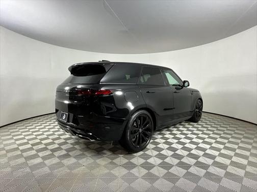 2025 Land Rover Range Rover Sport SE