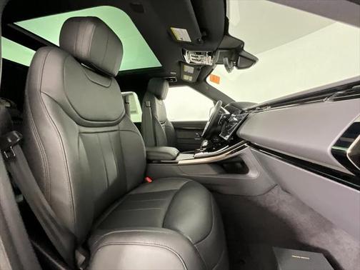 2025 Land Rover Range Rover Sport SE