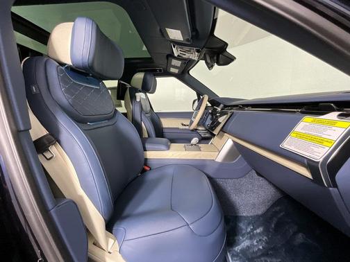 2026 Land Rover Range Rover P615 SV