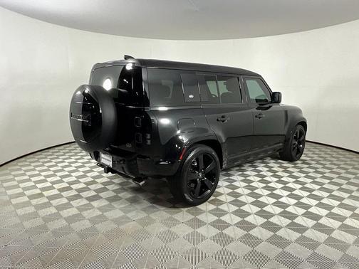 2023 Land Rover Defender 110 V8